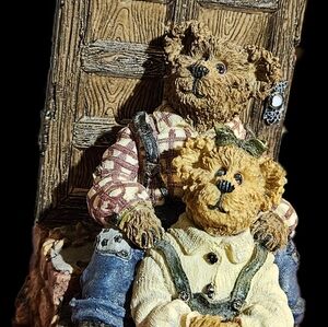 Boyds Bears Collection "Home is Where,The Heart Is" Figurine.